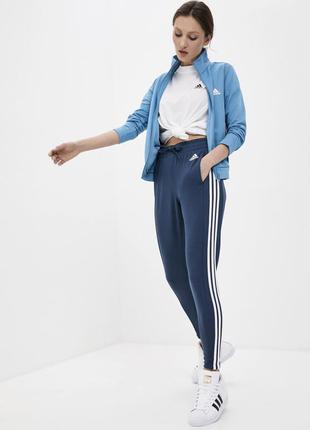 Спортивный женский костюм adidas careers team sports gp96139 фото