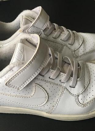 Кроссовки nike р-р. 31-32