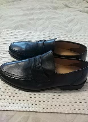 Класні чоловічі туфлі clarks 4