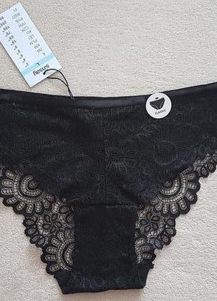 Чёрные кружевные трусики sinsay.