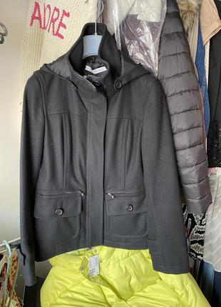 Вовняне півпальта /куртка marella розмір xs