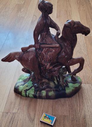 Статуетка обливна майоліка козак на коні керамвка1 фото