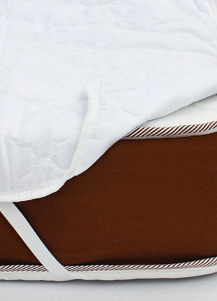 Наматрасник стьобаний з резинкою на кутах мікрофібра