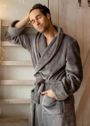 Сірий чоловічий халат з індивідуальною вишивкою на спині2 фото