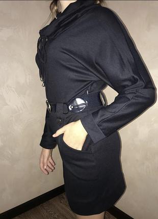 Платье тёплое с интересным воротничком «хомут»