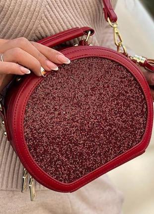 Яркая женская сумочка