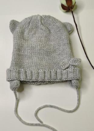 Теплая вязаная шапка девочке на 3 года