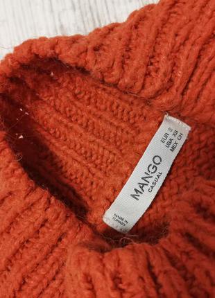 Яркий оранжевый свитер с горлом5 фото