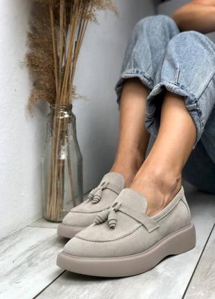 Лофери заишеві белеві з кісточками на платформі