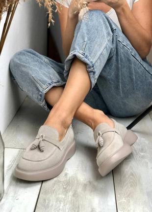 Лофери заишеві белеві з кісточками на платформі