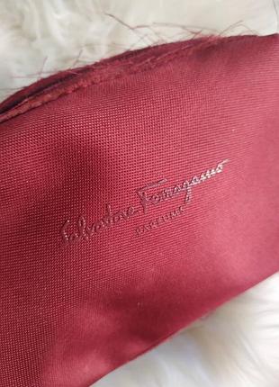 Стильна косметичка від salvatore ferragamo