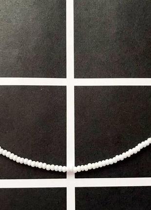 Білий чокер з бісеру чекер намисто,кольє прозорий