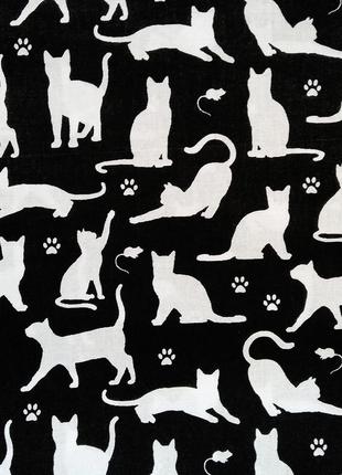 Багаторазові прокладки для критичних днів з котиками на чорному. великий вибір тканин.2 фото