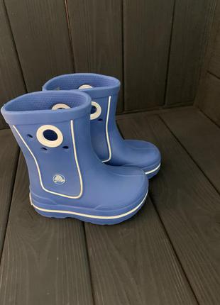 Резиновые сапожки crocs .