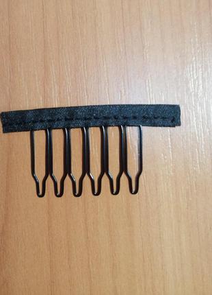 Шпилька для волосся - універсальна.