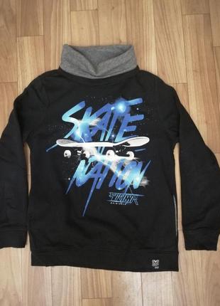 Тепле, яскраве, з оригінальним коміром худі.