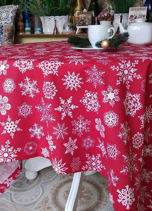 Новогодняя скатерть красная со снежинками 110*160 см с пропиткой2 фото