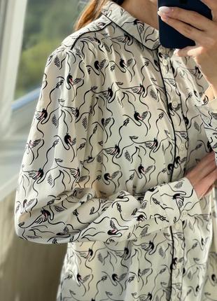 Красивая блуза рубашка с лебедями из плотного шифона 1+1=38 фото