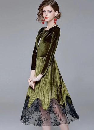 Велюровое платье плиссе с кружевом4 фото