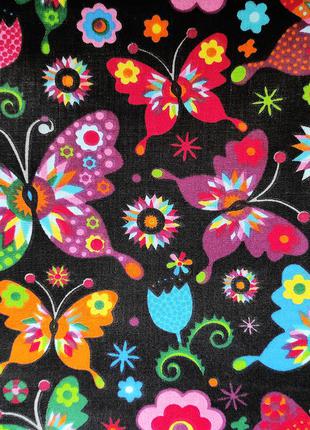 Багаторазові прокладки для критичних днів чорні з метеликами та квітами. великий вибір тканин.2 фото