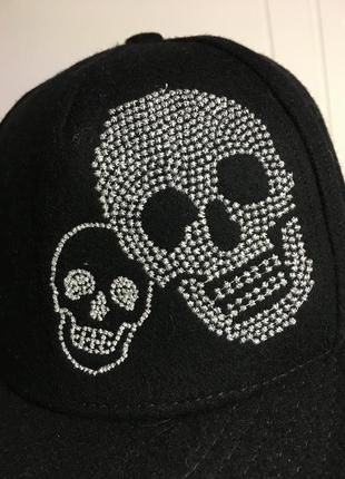 Фирменная черная кепка/ бейсболка/ реперка с черепами от h&m6 фото