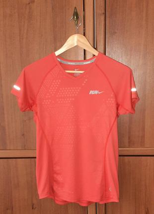 Женская спортивная футболка nike dri-fit рефлектив | reflective