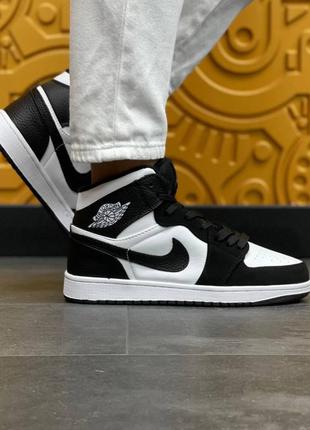 Жіночі кросівки nike air jordan high s black/white1 фото