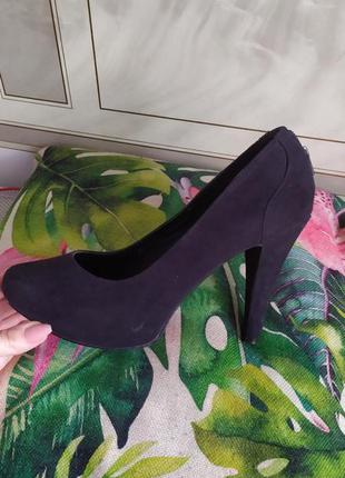 Туфлі на підборах блискавка