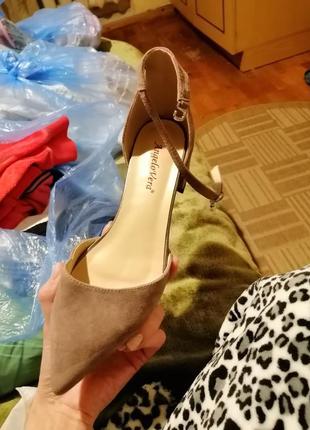 Босоножки замшевые