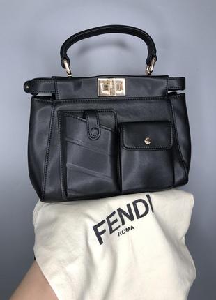 Fendi peekaboo чёрная мини сумка маленькая кожаная клатч с короткой ручкой1 фото