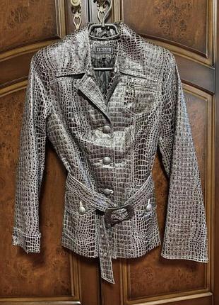 Куртка кожаный пиджак коричневая, шоколадная с принтом крокодил