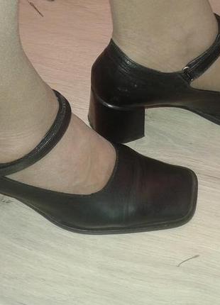 Туфли на широком каблуке c квадратным носком р 38 италия винтаж1 фото