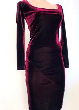 Бордовое бархатное платье-карандаш1 фото