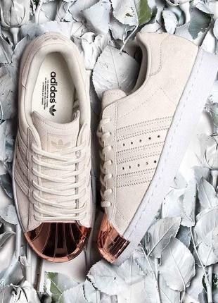 Кросівки adidas superstar 80's metal toe кремового кольору шкіряні з металевим носком
