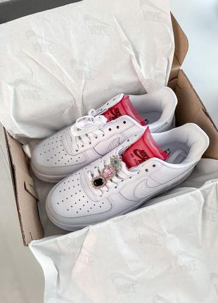 Жіночі кросівки nike air force 1 white lace red знижка sale | жіночі кросівки найк білі знижка8 фото