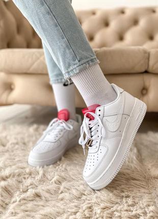 Женские кроссовки nike air force 1 white lace red скидка sale | жіночі кросівки найк білі знижка7 фото