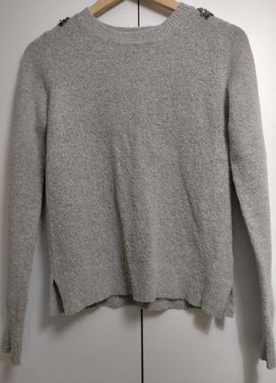 Светр сірий базовий з цікавими вставками на плечах oasis теплий приємний