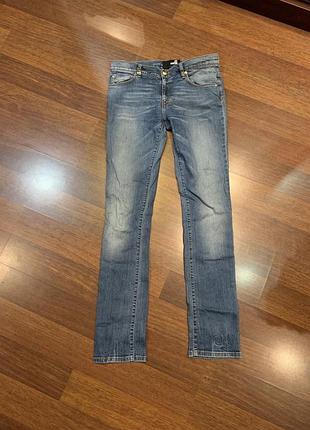 Джинсы love moschino