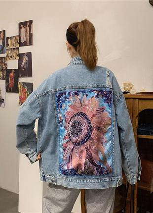 Крутая курточка джинсовка с цветком и стразами 🌟2 фото