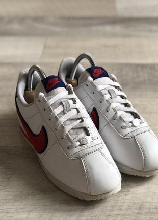 Спортивні кросівки nike cortez basic оригінал2 фото