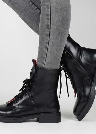 Стильні чорні осінні демі черевики низький хід короткі на шнурівці