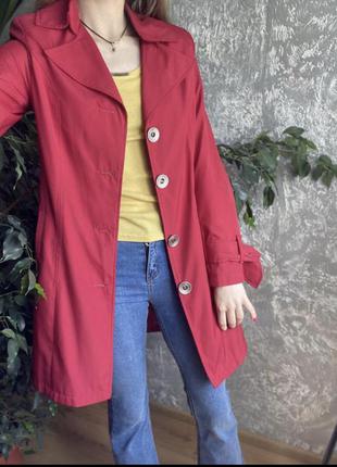 Червоний плащ/тренч