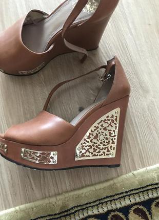 Босоніжки vince camuto