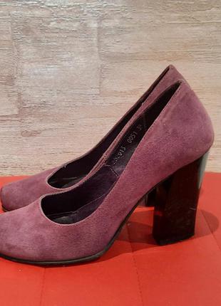 Замшеві туфлі фіолетового кольору р.35