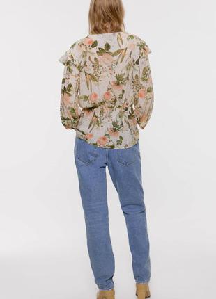Zara блуза с рюшами в цветочный принт  s4 фото
