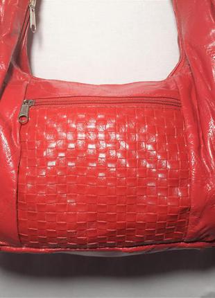 Красная сумка на плечо с длинной ручкой из натуральной кожи4 фото