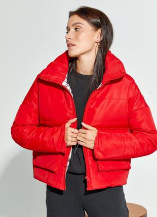 Червона демісезонна коротка куртка1 фото