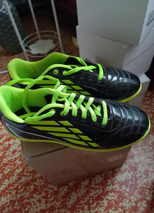 Кросівки туреччина 38