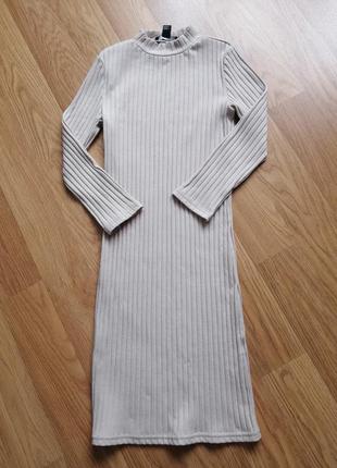 Платье в рубчик
