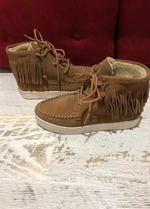 Шкіряні фірмові черевики на овчині andre 36р.